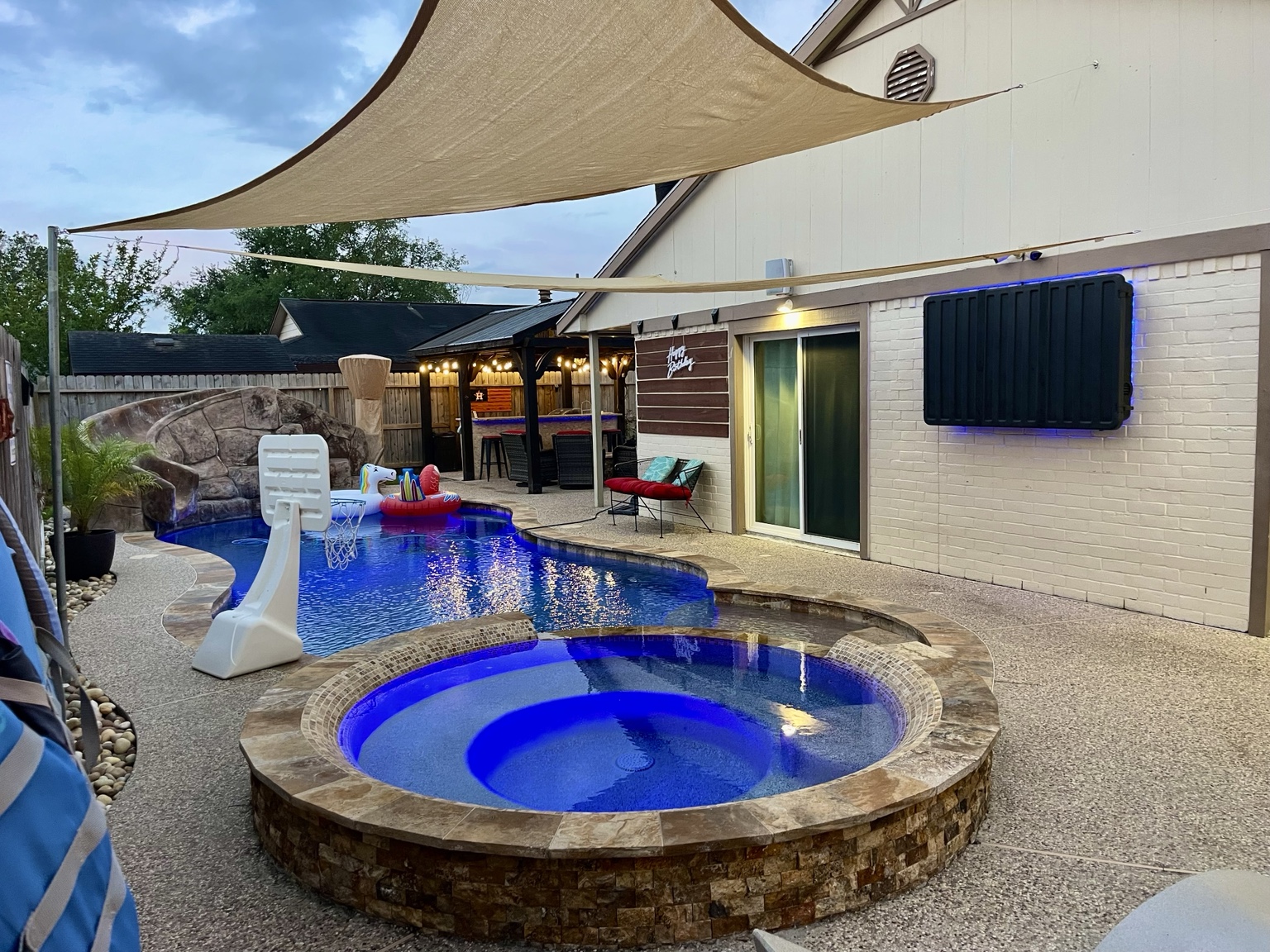 Private pool at Cypress River Oasis