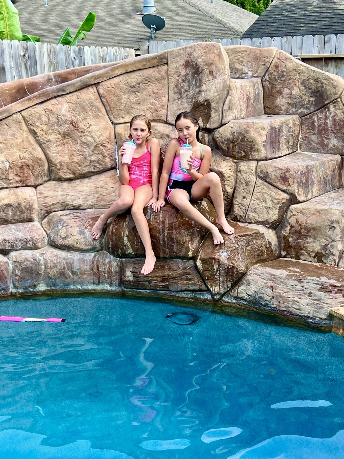 Guest amenity area at Cypress River Oasis
